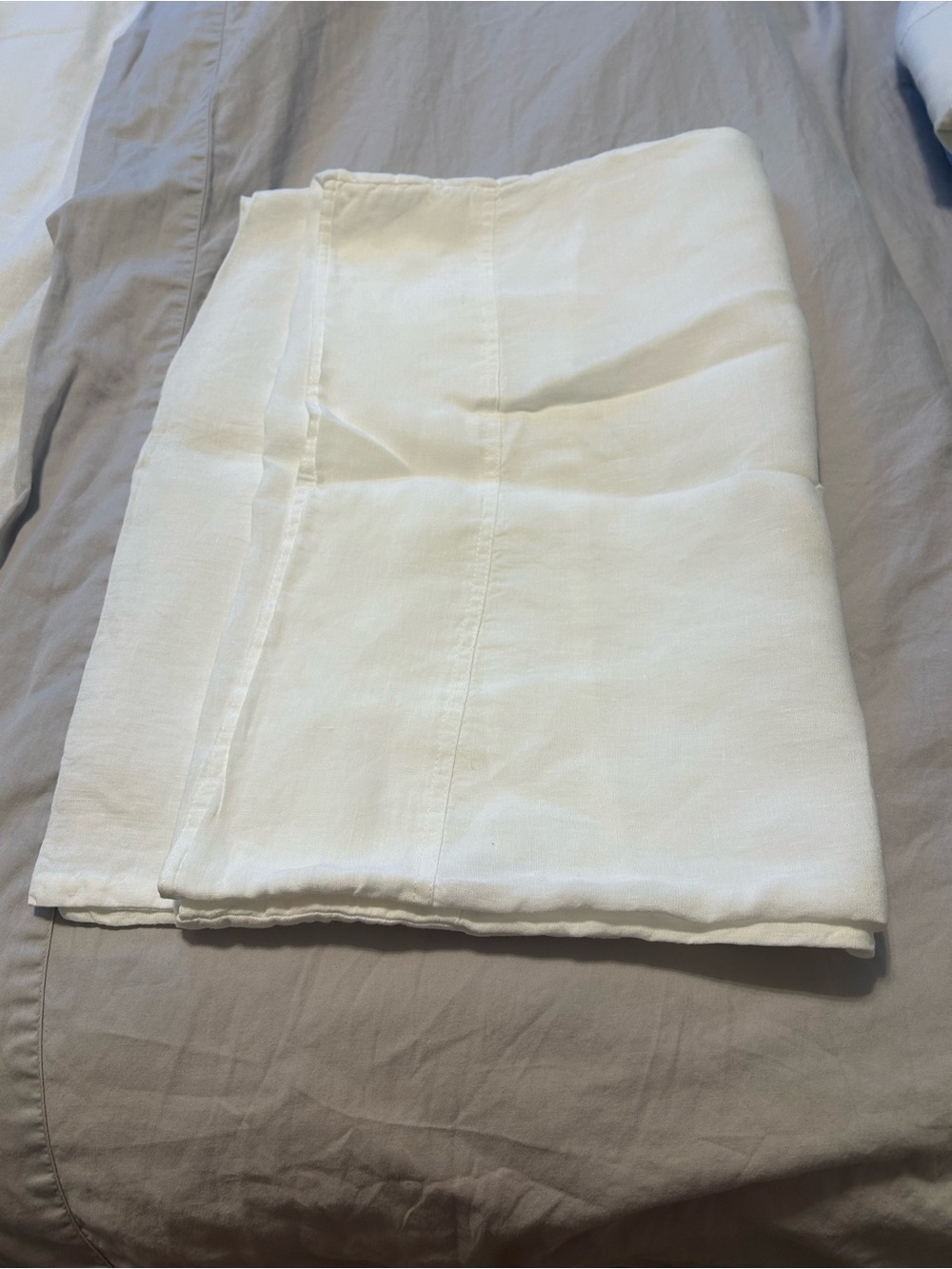 Serena & Lily White Linen Pilliw cases - Picture 2 of 6